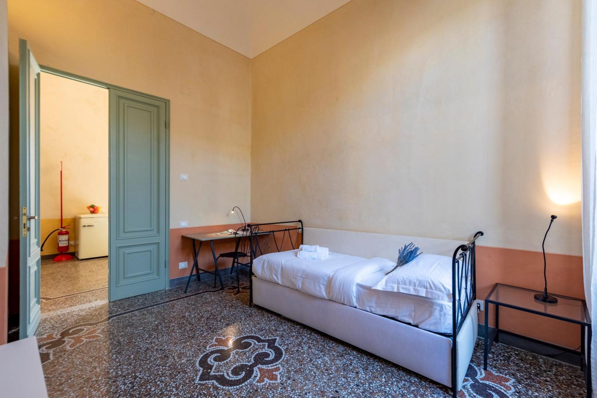 Apartment Precious Historic Center - Happy Genua