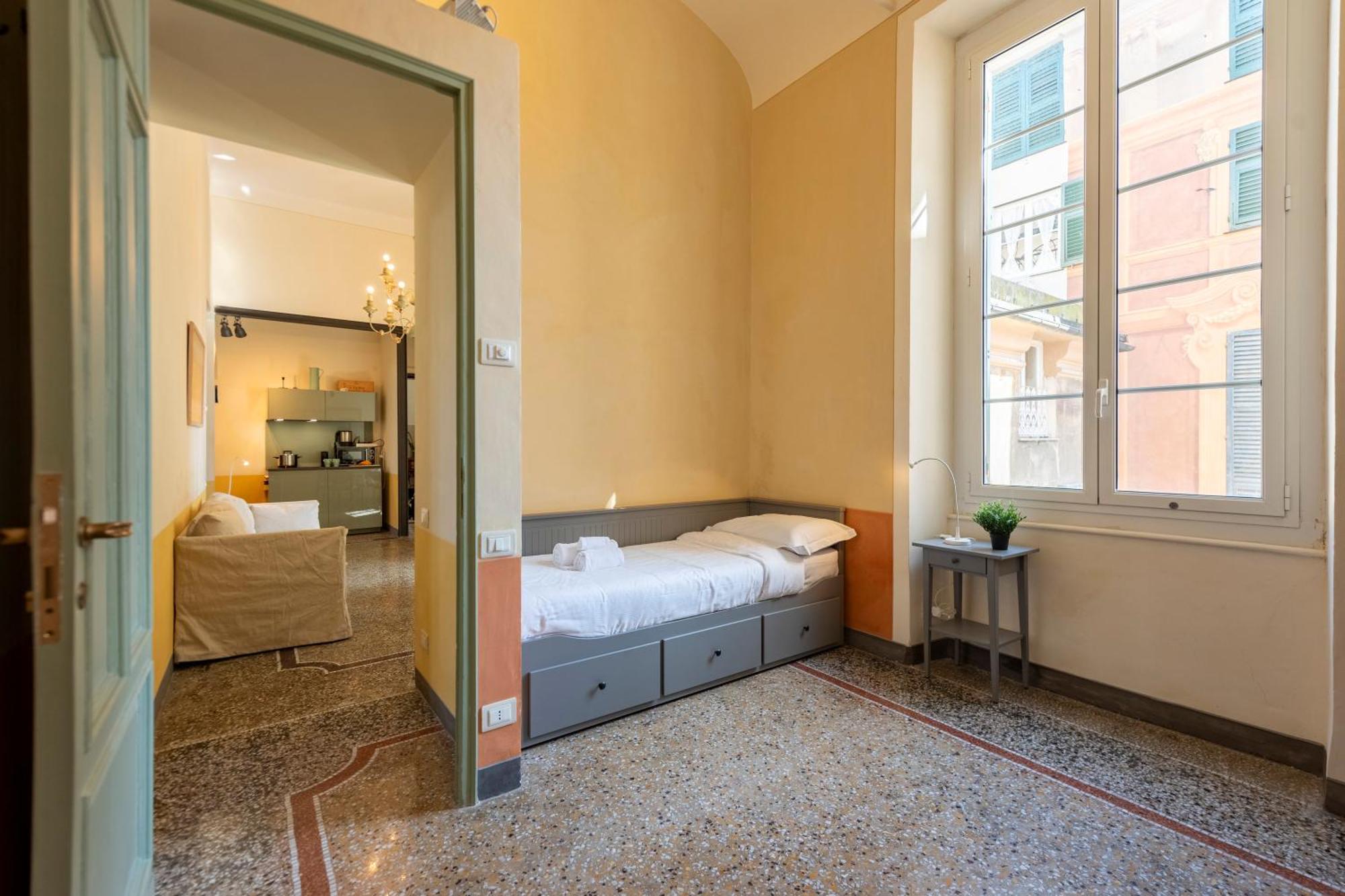 Apartment Precious Historic Center - Happy Genua